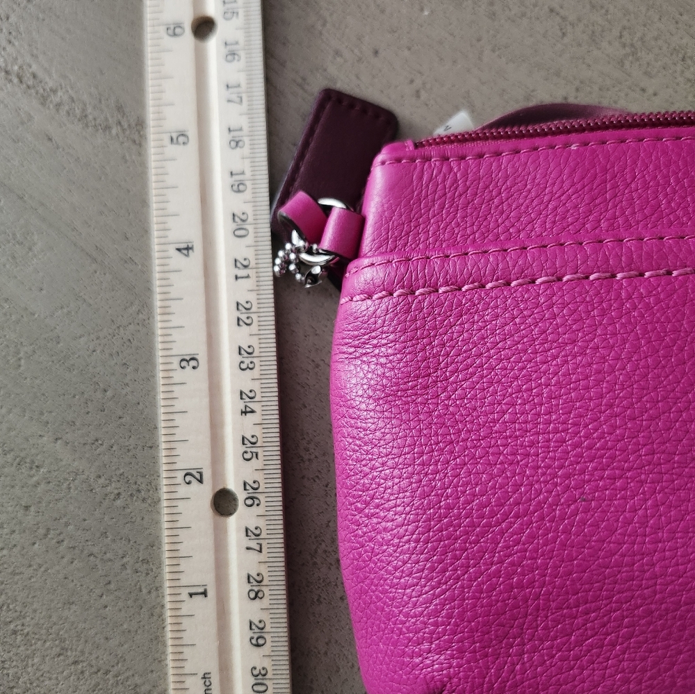 Coach Park Wristlet Turnlock - Picture 9 of 10